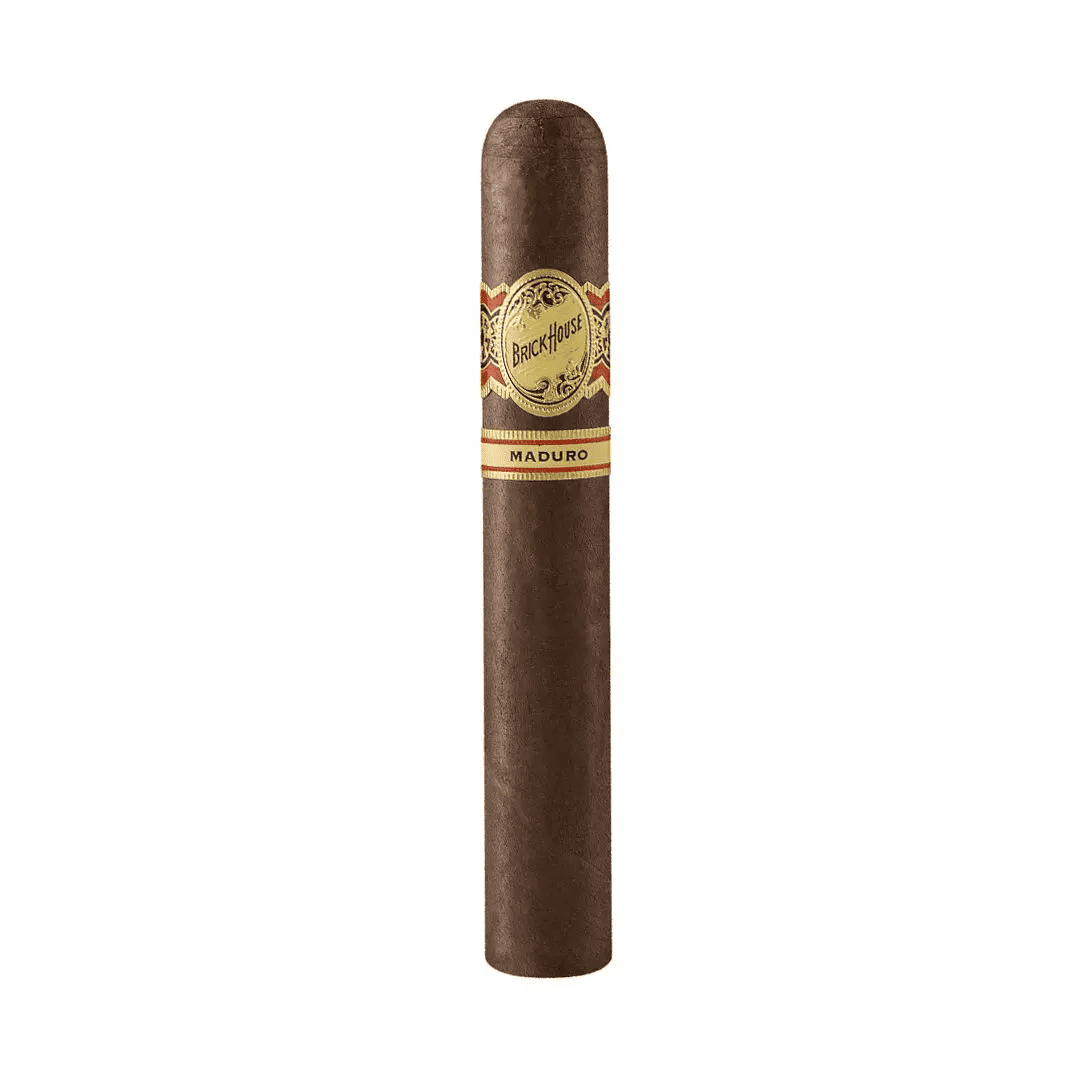 Un cigarro premium Brick House Mighty Mighty Maduro pieza individual sobre un cenicero de cerámica.